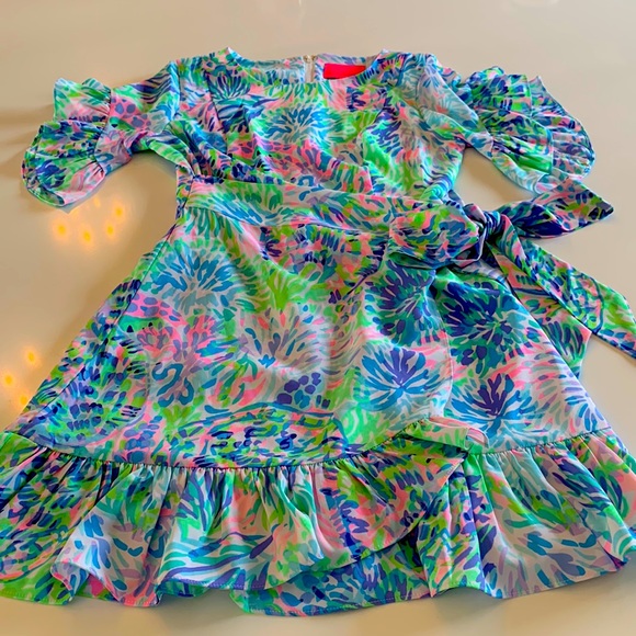 Lilly Pulitzer Stretch Wrap Around Dress - SO flattering 💗 - Picture 2 of 4